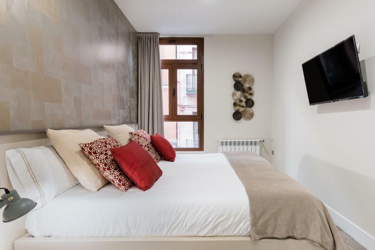 Apartamentos Cava Baja Мадрид Екстериор снимка