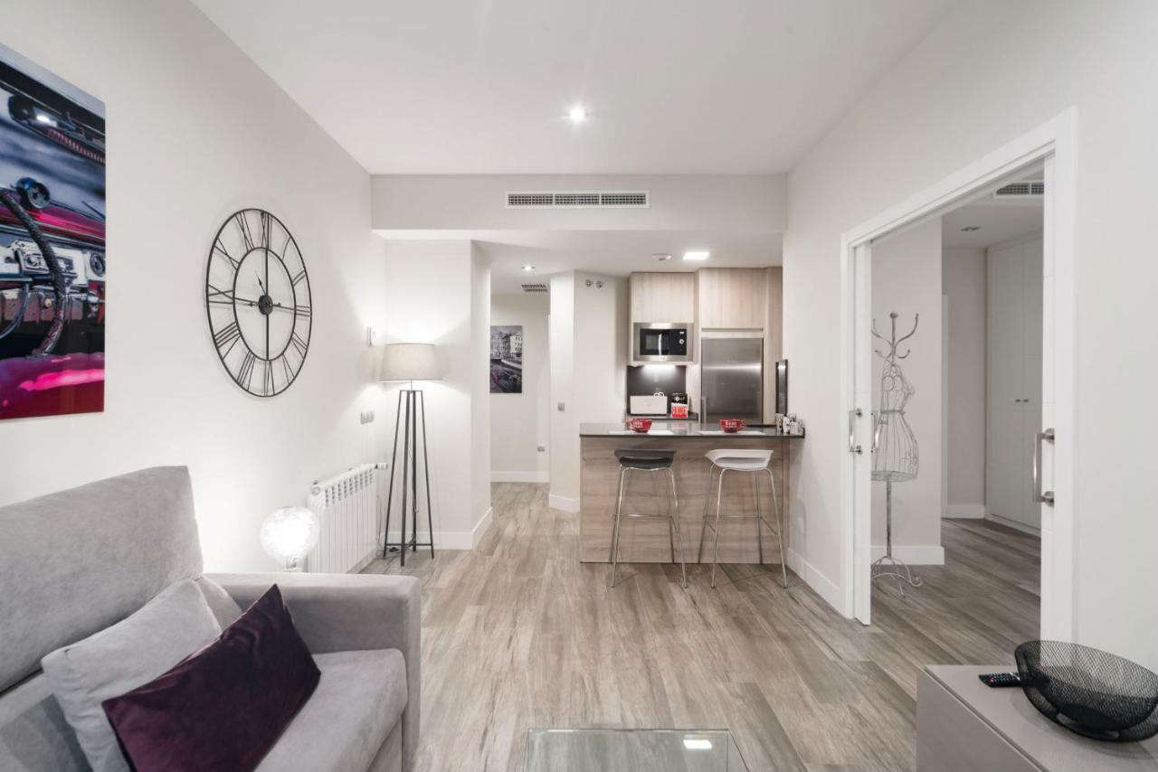 Apartamentos Cava Baja Мадрид Екстериор снимка