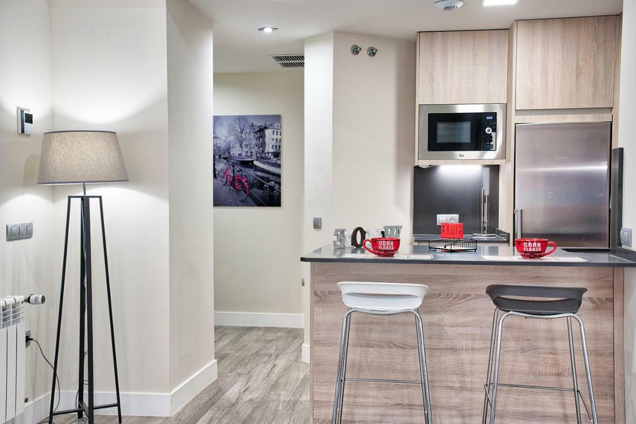 Apartamentos Cava Baja Мадрид Екстериор снимка