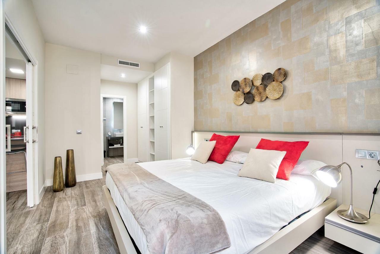 Apartamentos Cava Baja Мадрид Екстериор снимка
