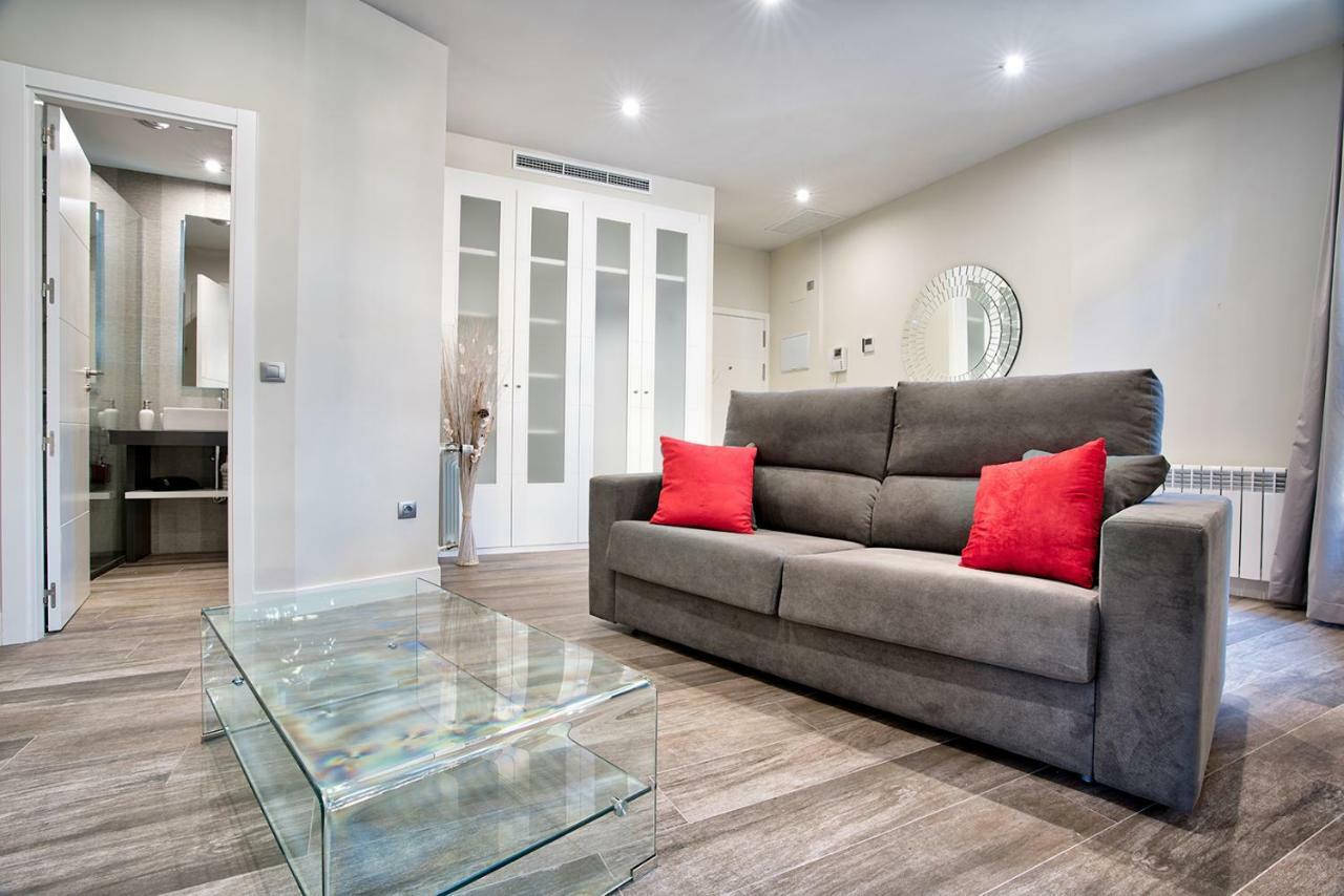Apartamentos Cava Baja Мадрид Екстериор снимка
